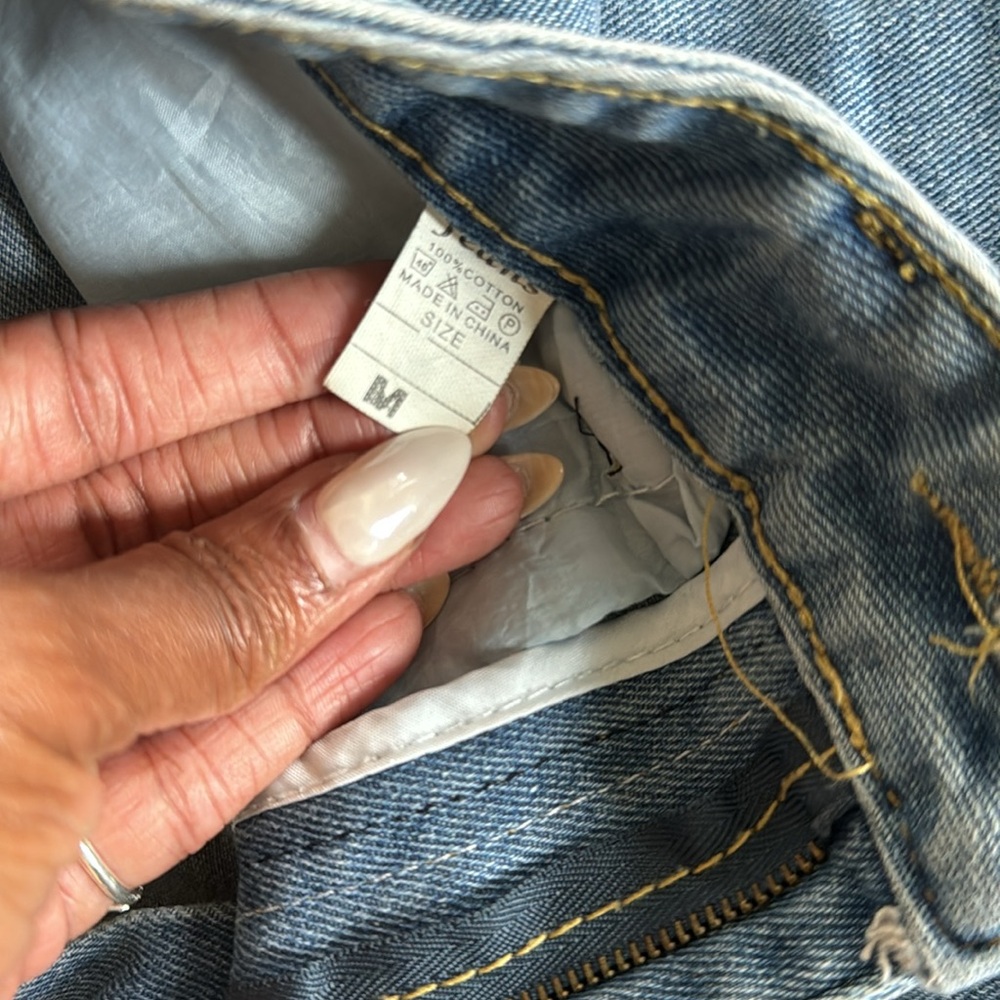 Denim Cuff Shorts - Picture 6 of 6
